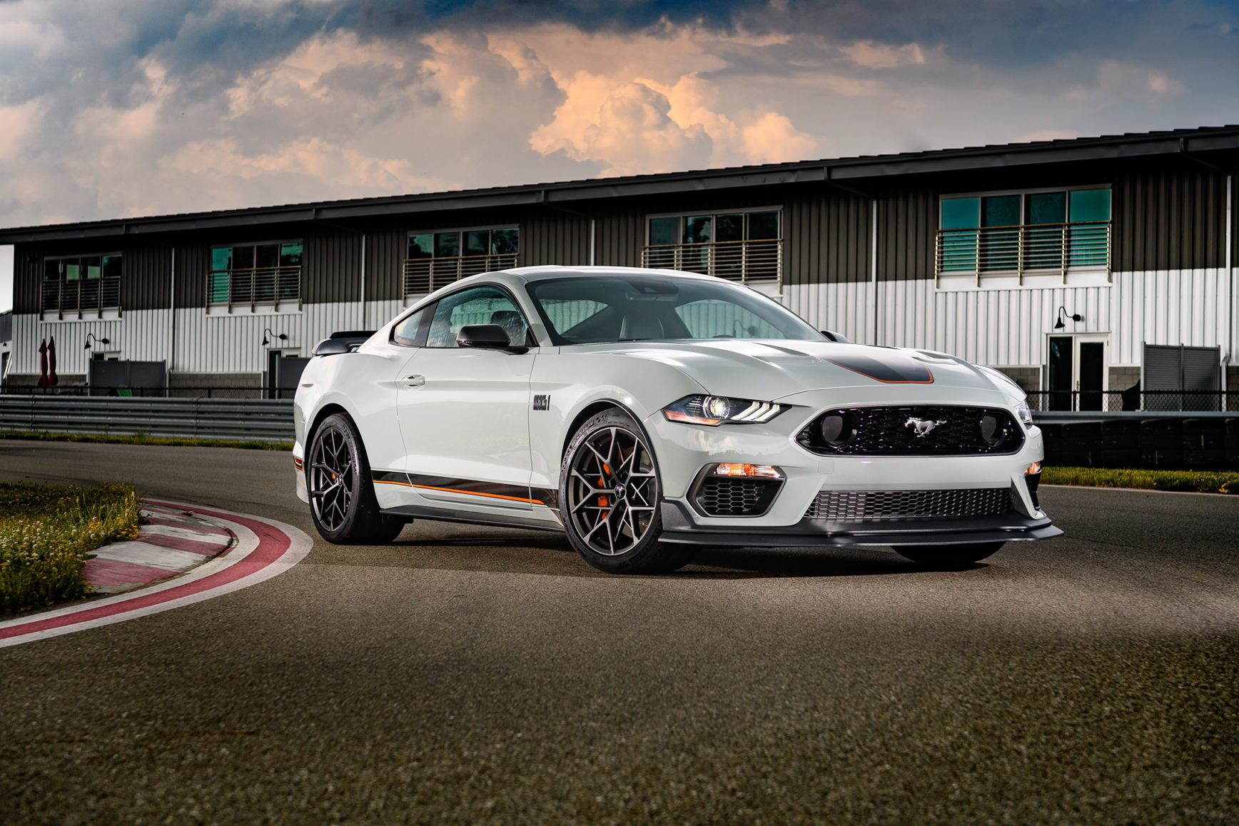 Voici les voitures que la Ford Mustang Mach 1 doit battre